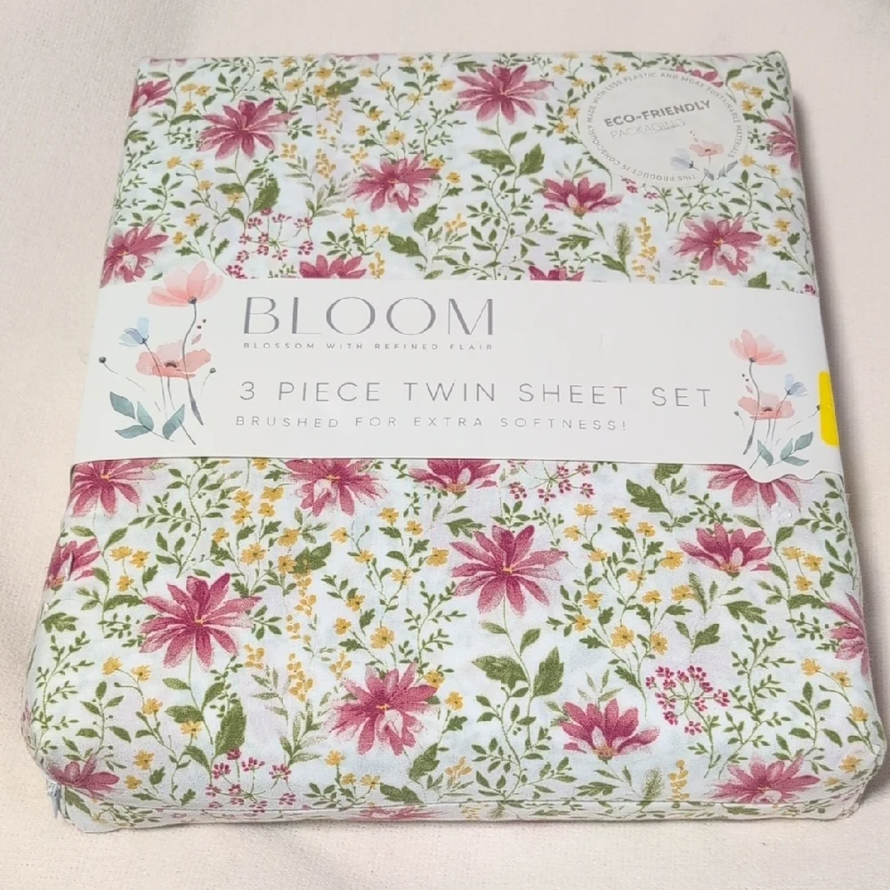 Bloom Pink and Green Floral Sheets Bedding Set